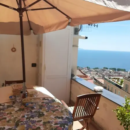 Hébergement de vacances Stairway To Heaven With Private Terrace